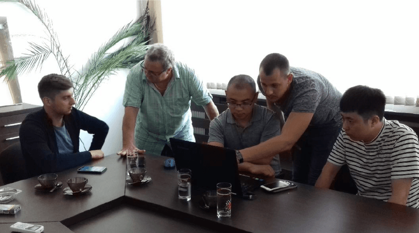 Visite en Bulgarie de William Liu de Guoli Packing Chine pour visualiser la production en vue de reproduire en Chine